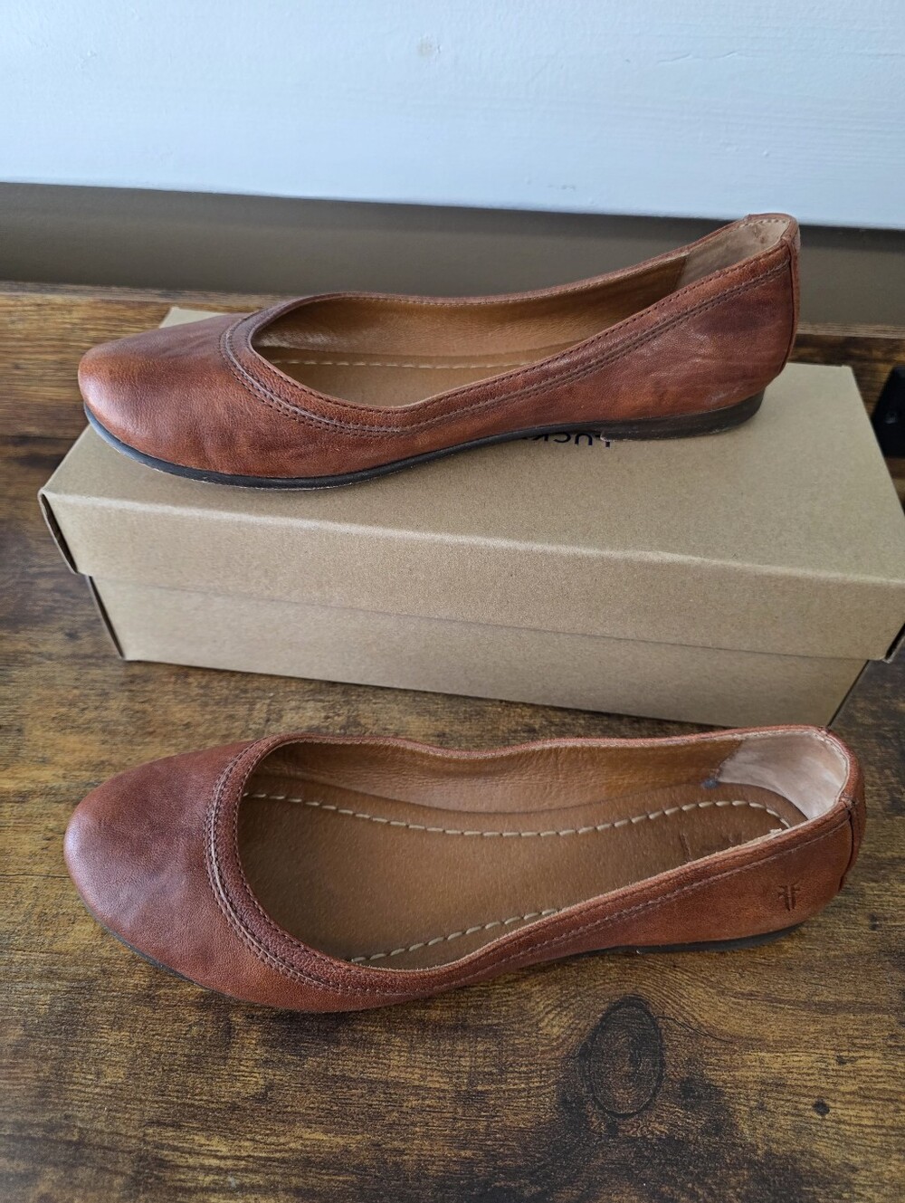 FRYE Women's Carson Ballet Flats Dark Brown Leather - Picture 6 of 7